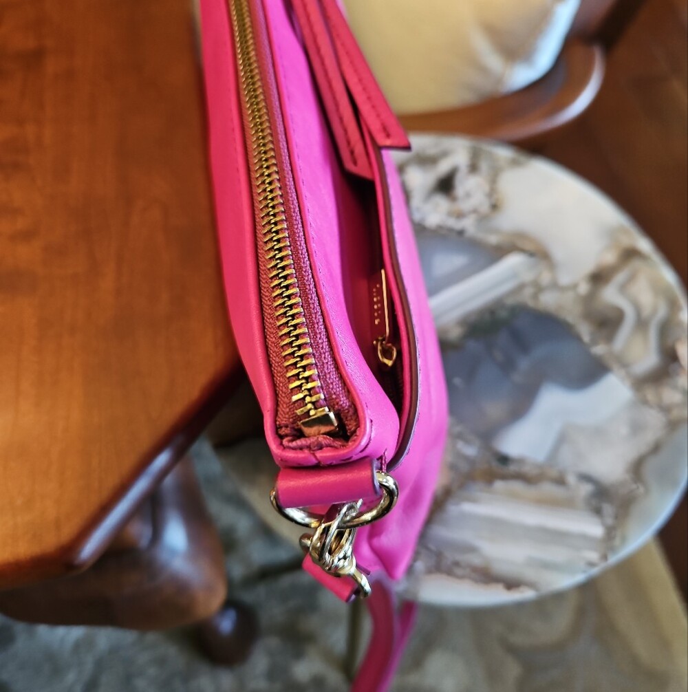 Fossil Hot Pink Leather Crossbody with Gold Hardware - Picture 4 of 7